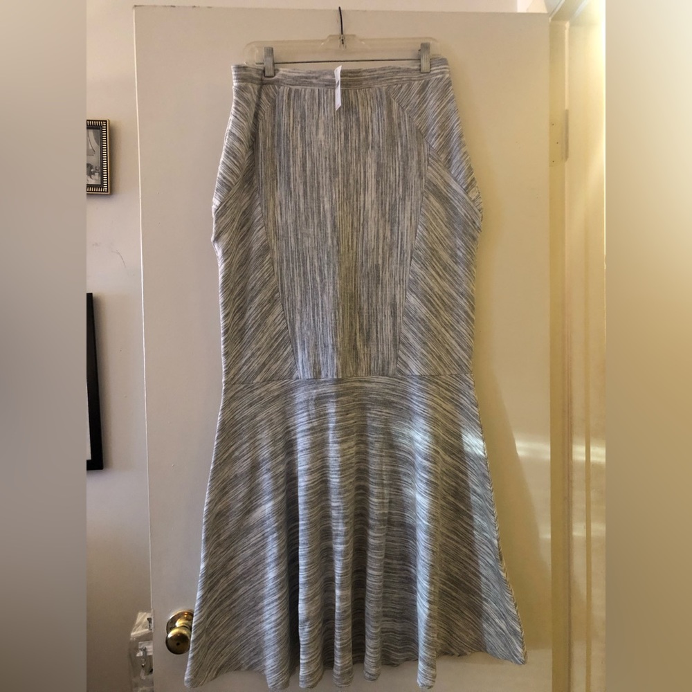 Anthropology- Unusual Strapless Knit MIDI dress size XL Light Gray/white